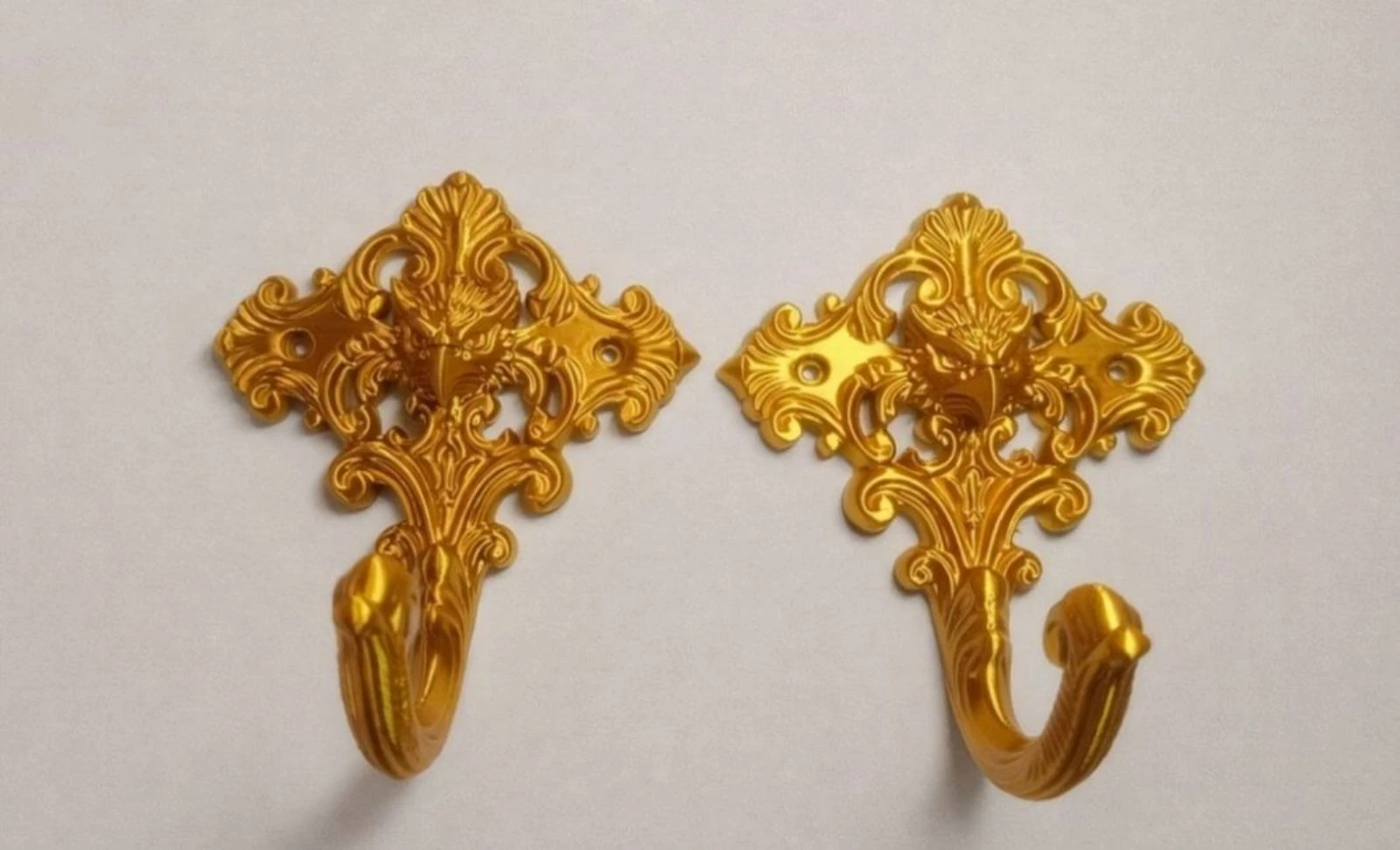 2 Wall-mounted baroque towel and jacket hangers with royal eagle head in golden color 🌟 – photo 2